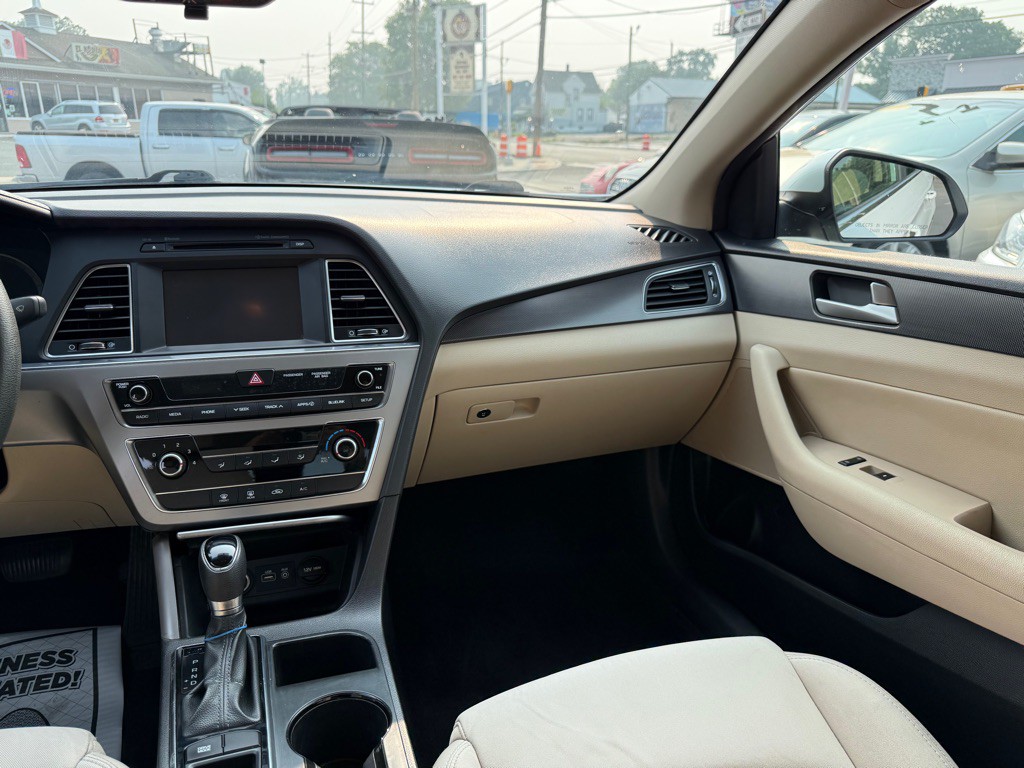 2016 Hyundai Sonata Image 12