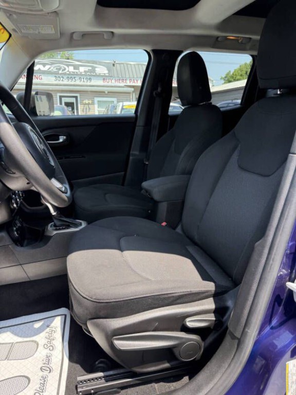 2016 Jeep Renegade Image 9