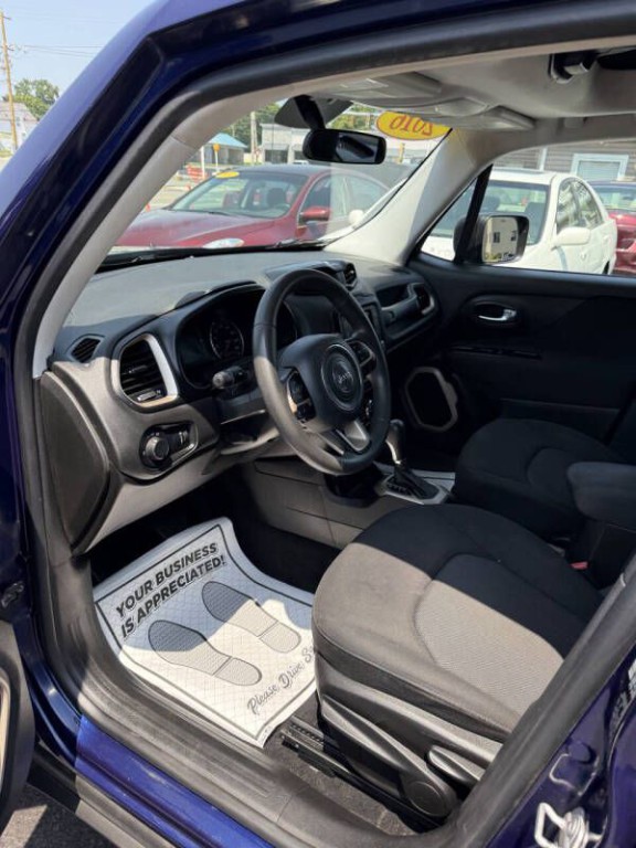 2016 Jeep Renegade Image 10