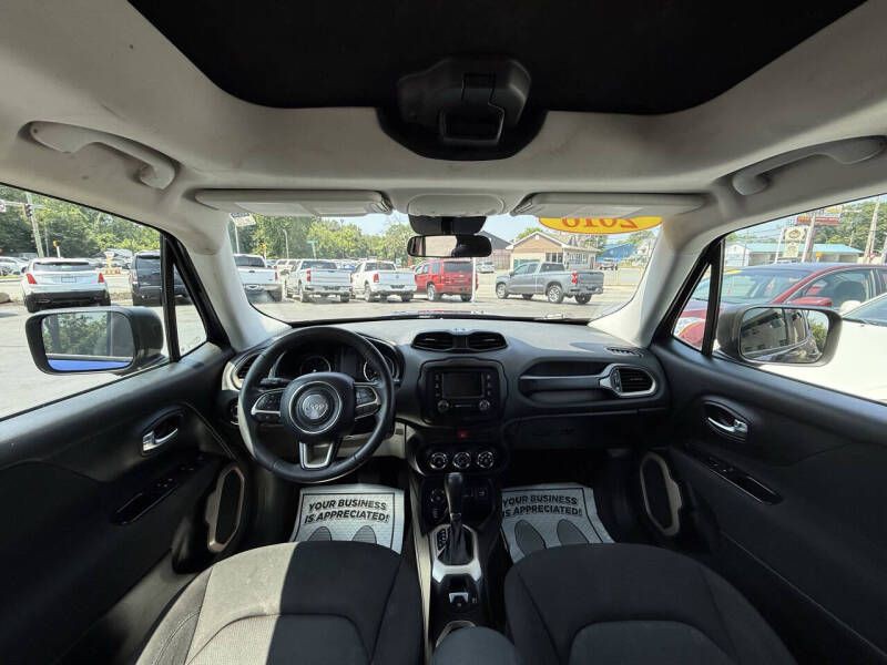 2016 Jeep Renegade Image 11