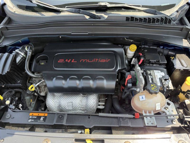 2016 Jeep Renegade Image 16
