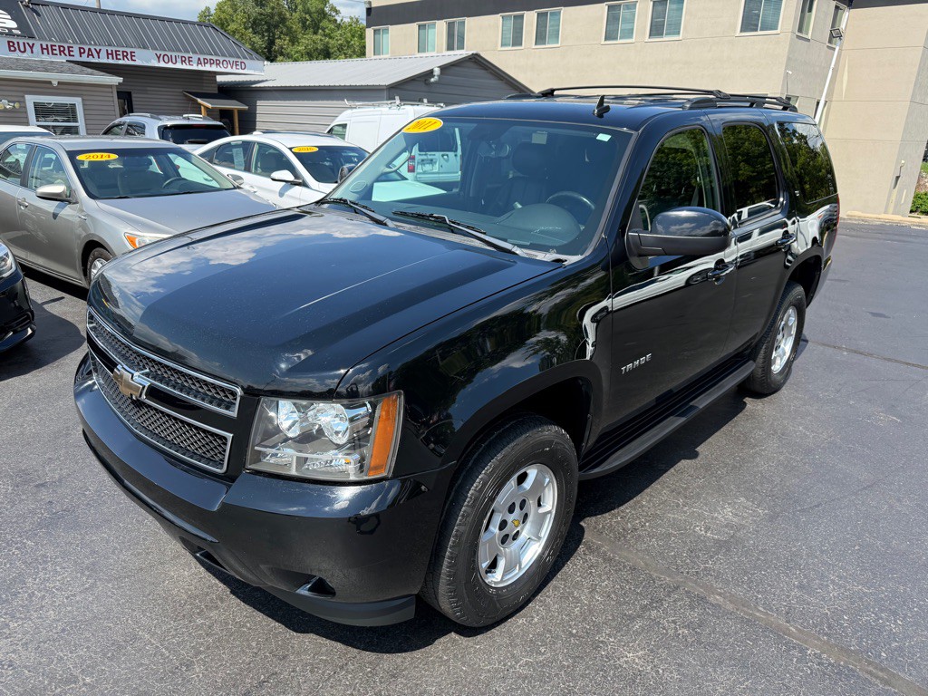 2011 Chevrolet Tahoe Image 2