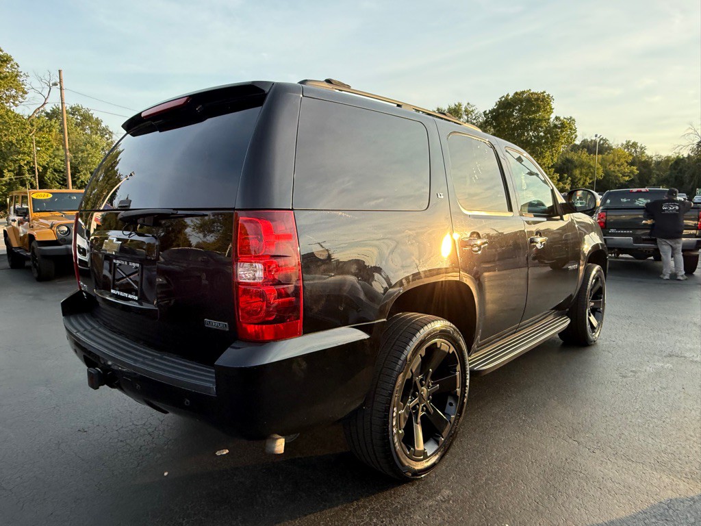 2011 Chevrolet Tahoe Image 25