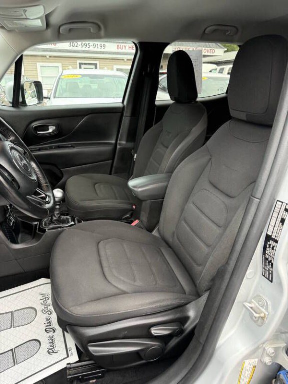 2017 Jeep Renegade Image 9