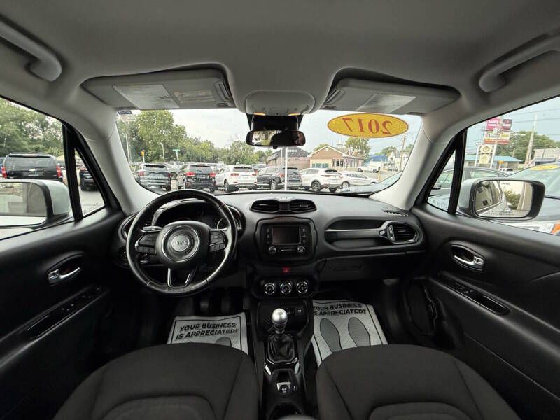 2017 Jeep Renegade Image 12