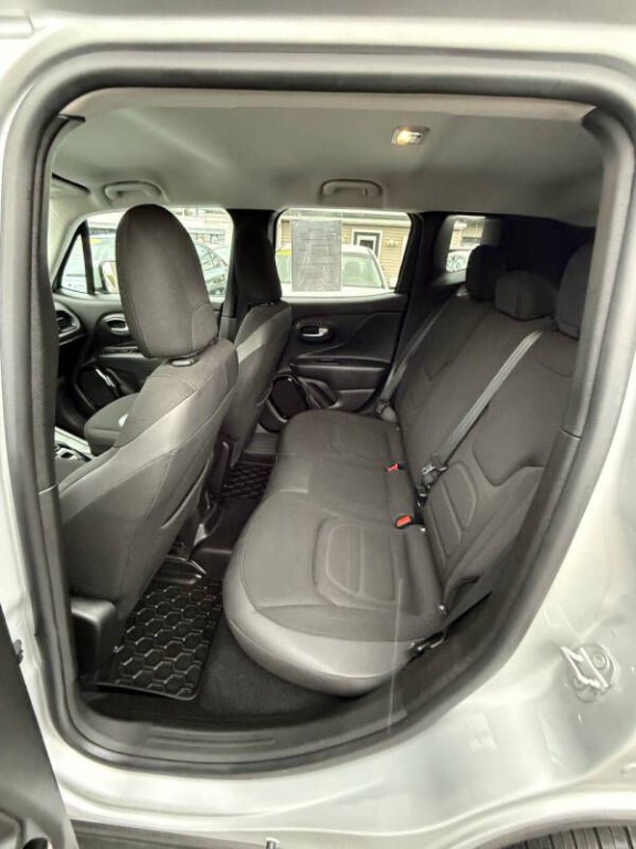 2017 Jeep Renegade Image 14