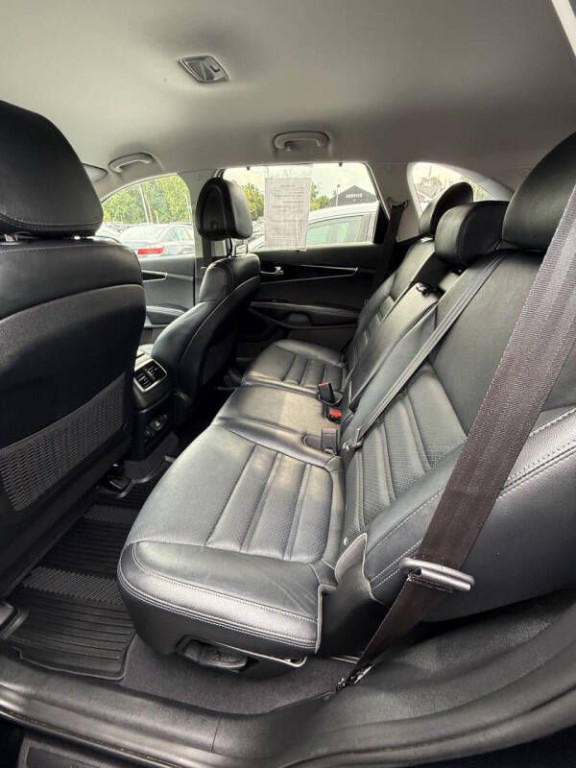 2016 Kia Sorento Image 8