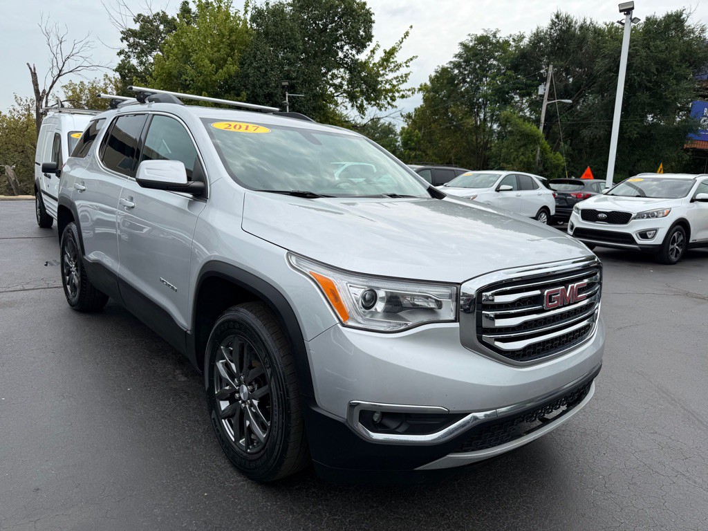 2017 GMC Acadia Image 4