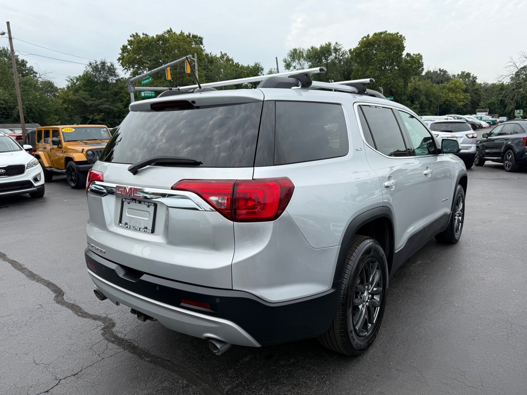 2017 GMC Acadia Image 8