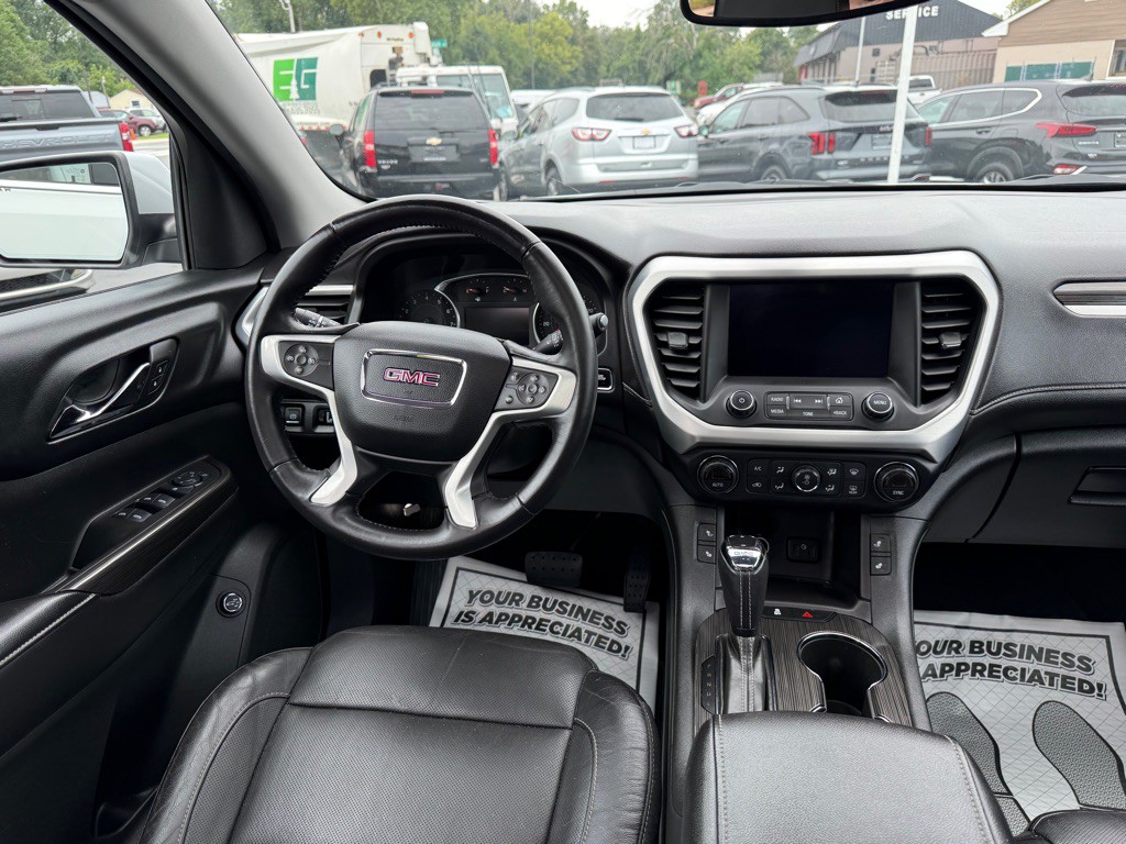 2017 GMC Acadia Image 11