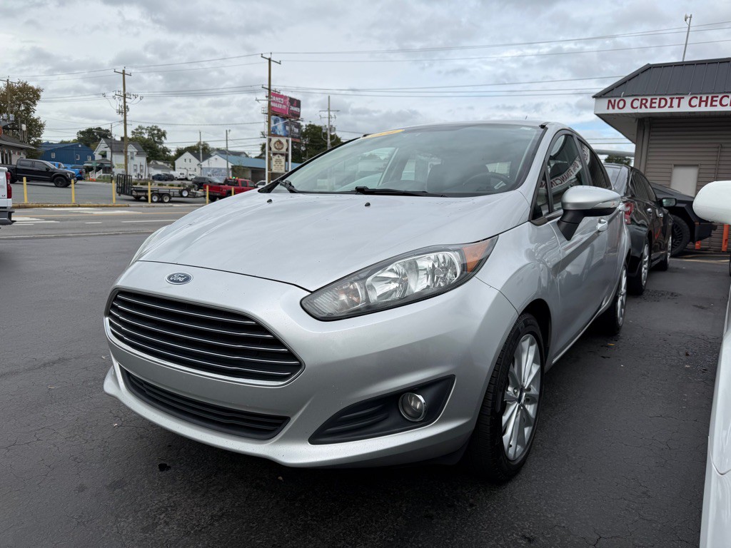2014 Ford Fiesta Image 1