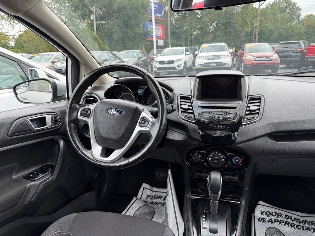 2014 Ford Fiesta Image 10