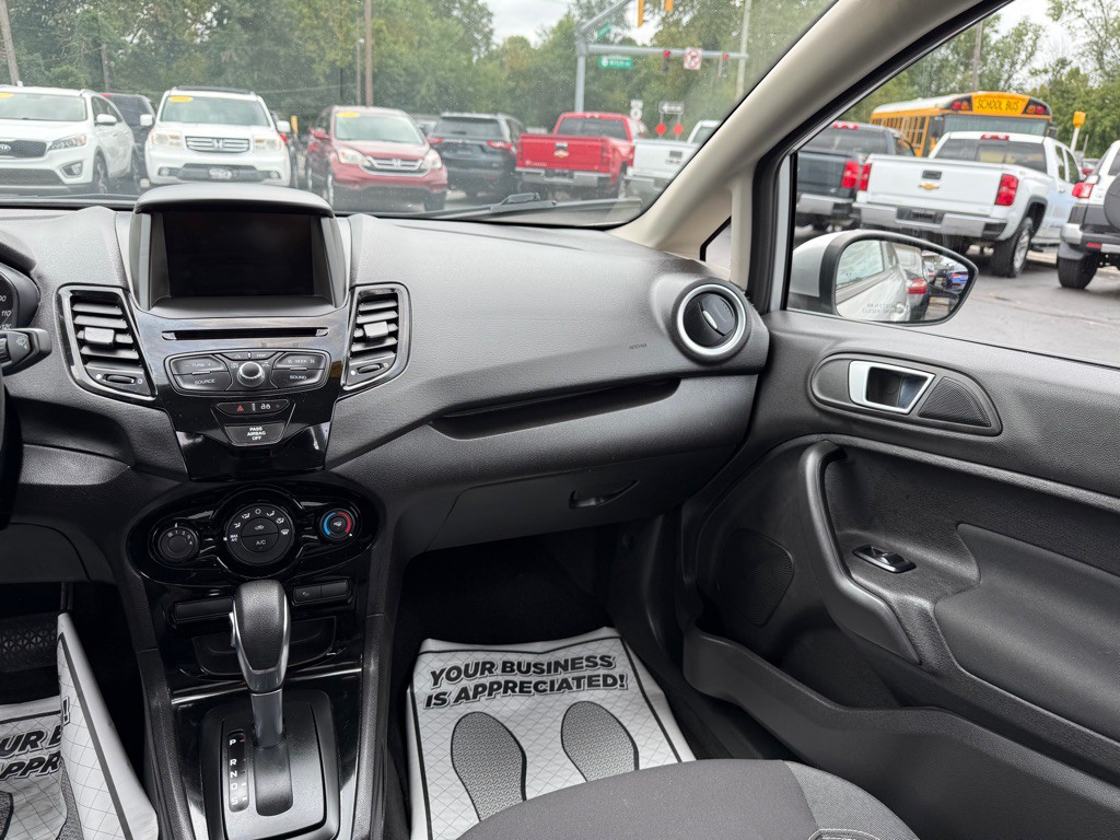 2014 Ford Fiesta Image 11