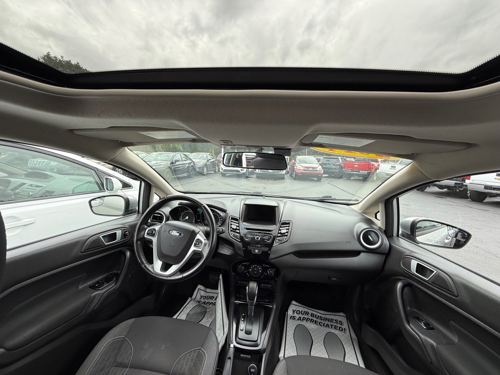 2014 Ford Fiesta Image 12