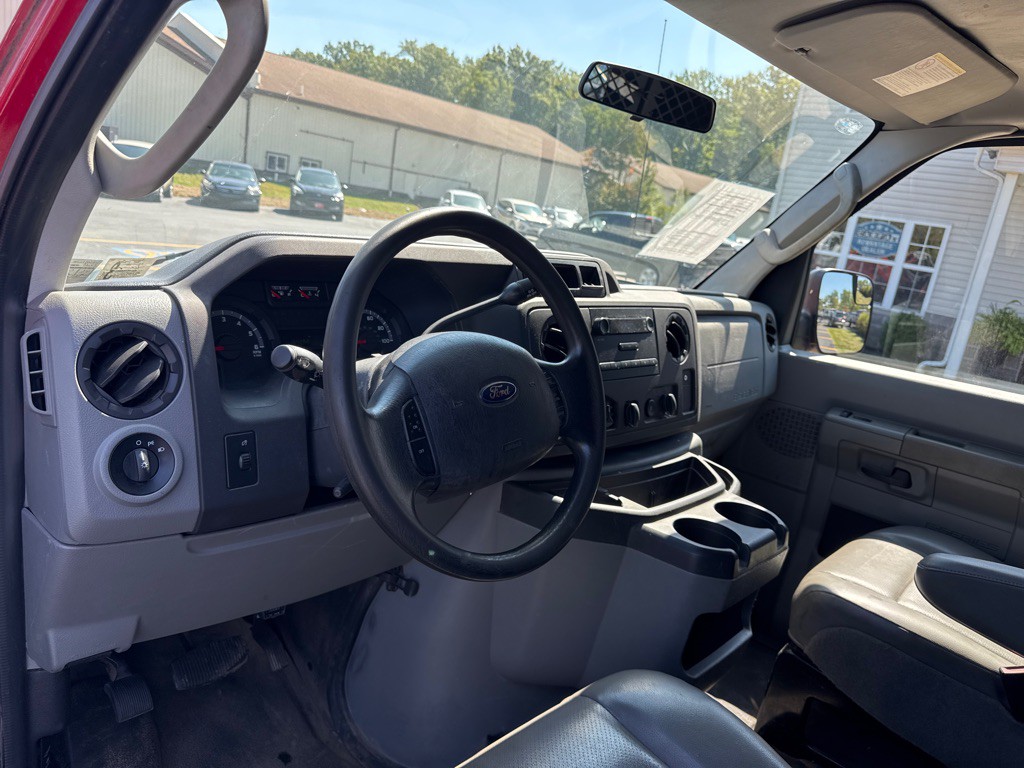 2013 Ford Econoline Image 15