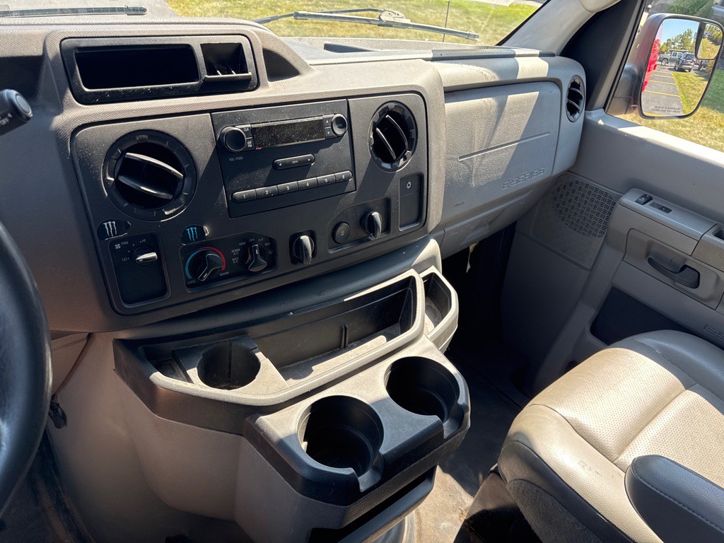 2013 Ford Econoline Image 16