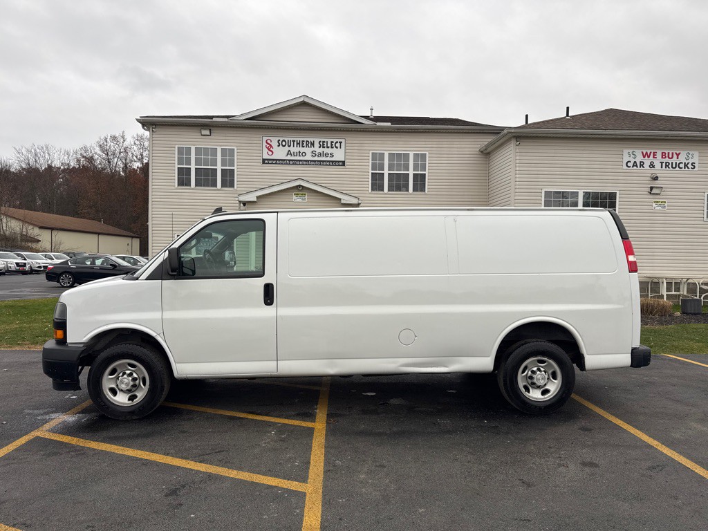 2018 Chevrolet Express Image 1