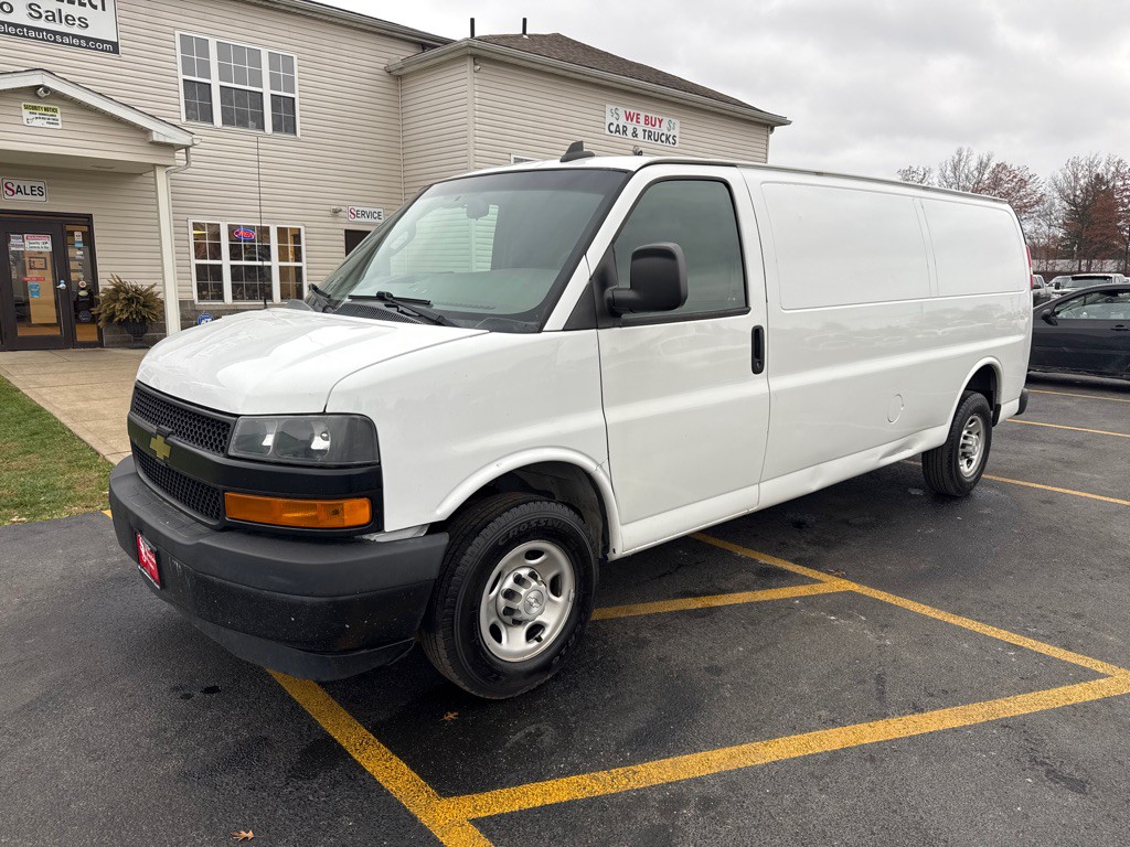 2018 Chevrolet Express Image 2