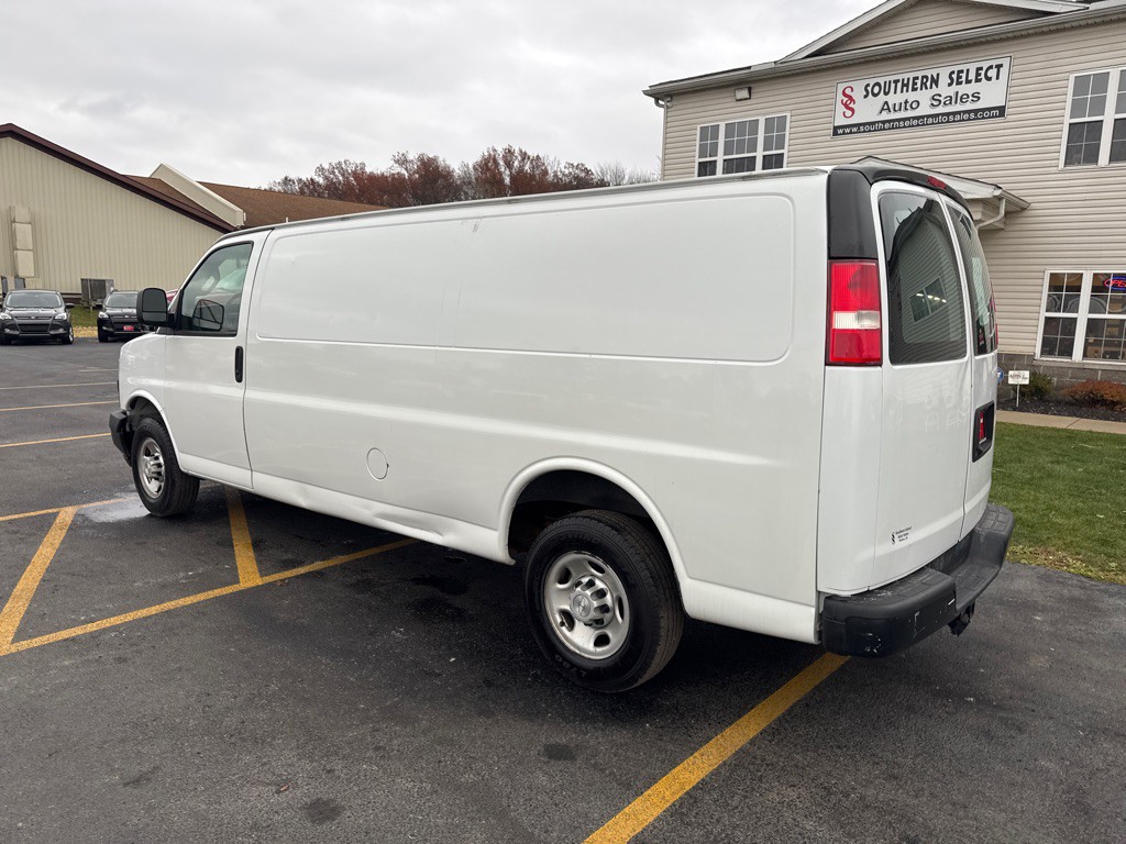 2018 Chevrolet Express Image 8