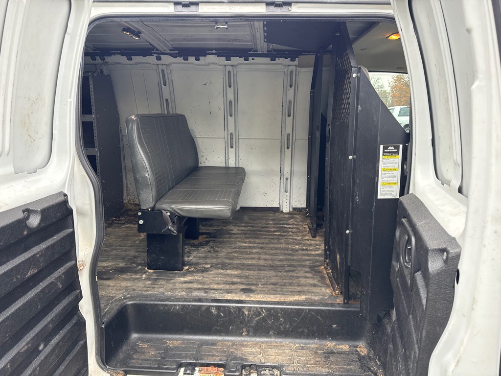 2018 Chevrolet Express Image 12