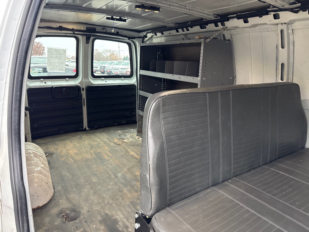 2018 Chevrolet Express Image 13
