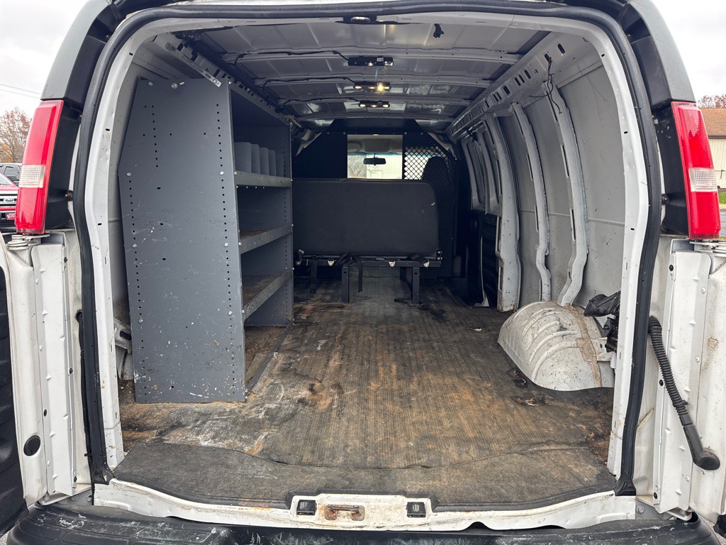 2018 Chevrolet Express Image 14
