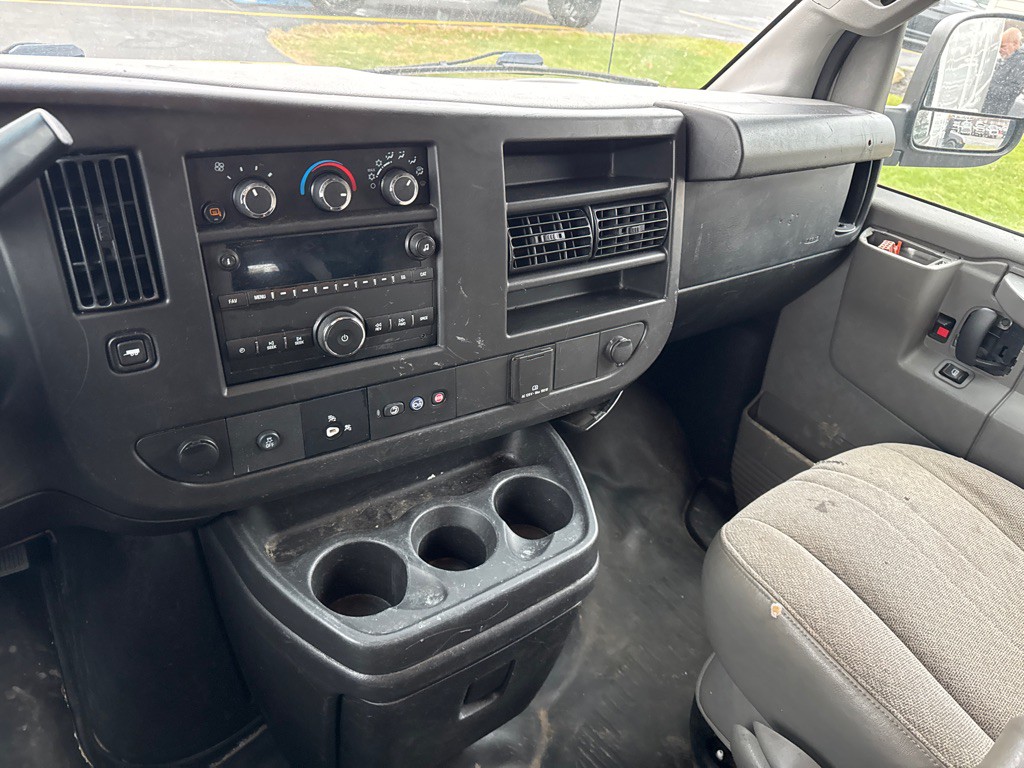 2018 Chevrolet Express Image 16