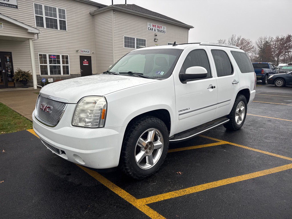 2011 GMC Yukon Image 2