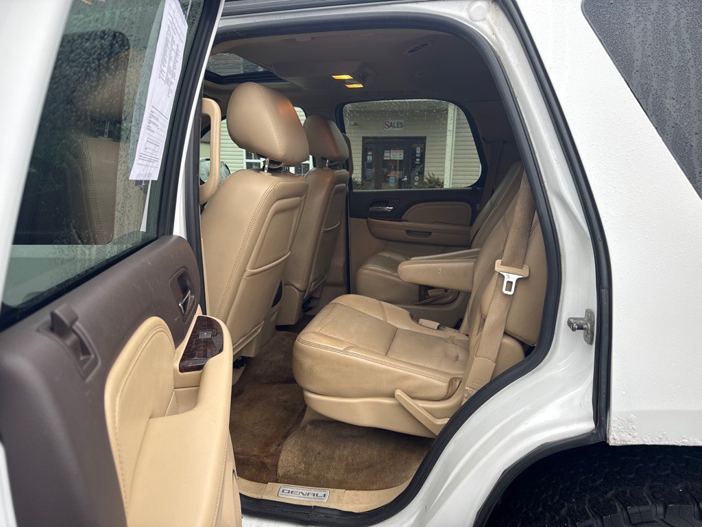 2011 GMC Yukon Image 10