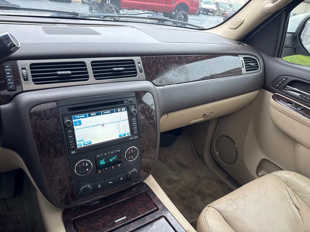 2011 GMC Yukon Image 16