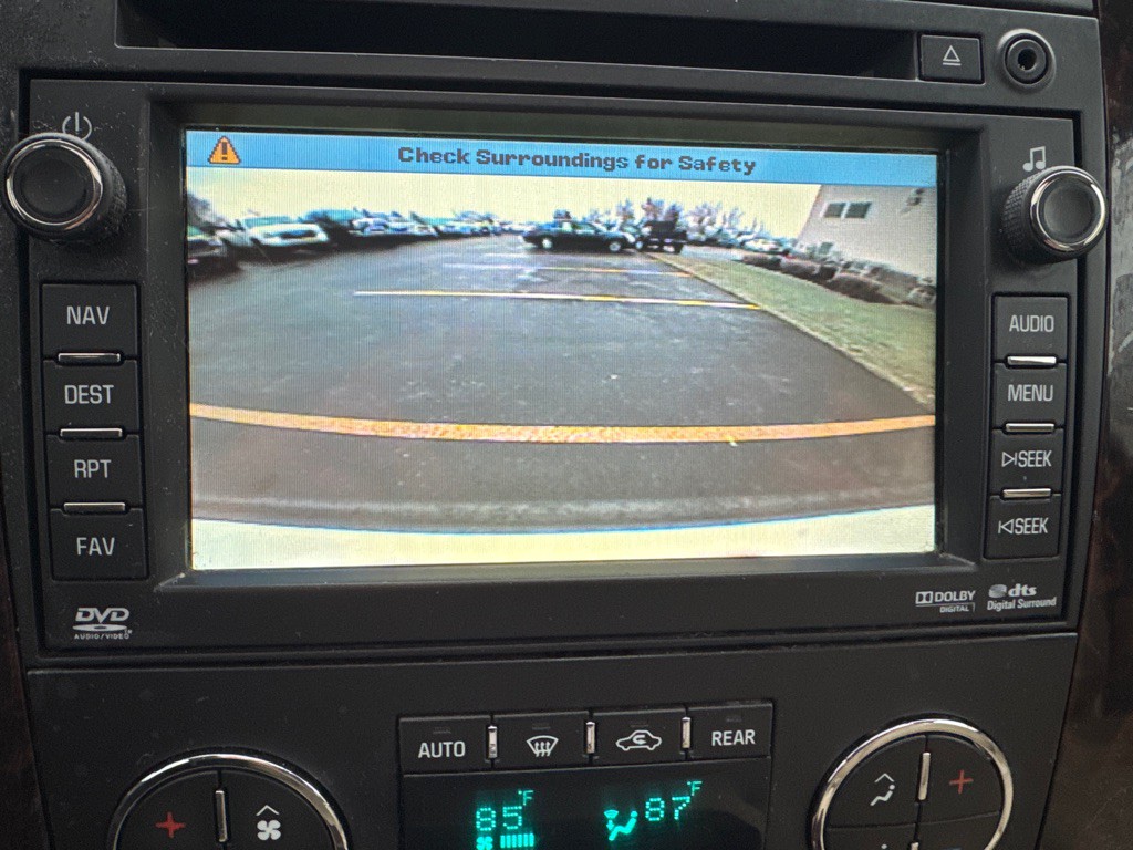 2011 GMC Yukon Image 17