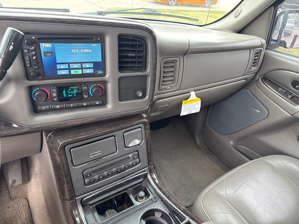 2006 GMC Yukon Image 16