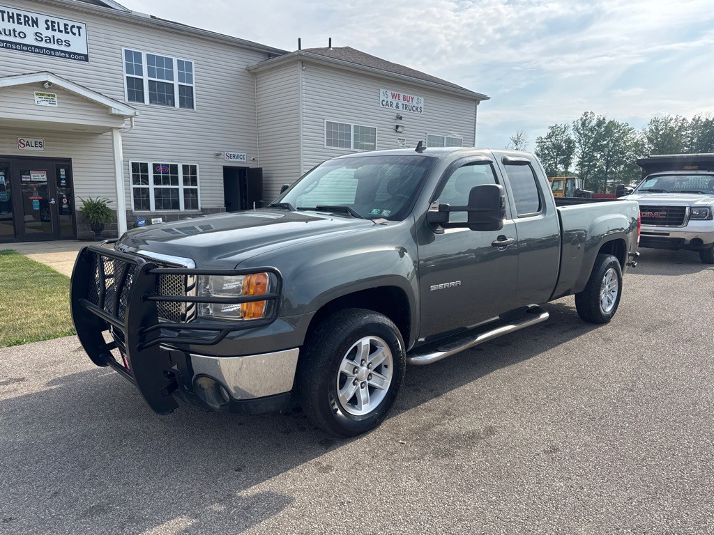 2011 GMC Sierra Image 2