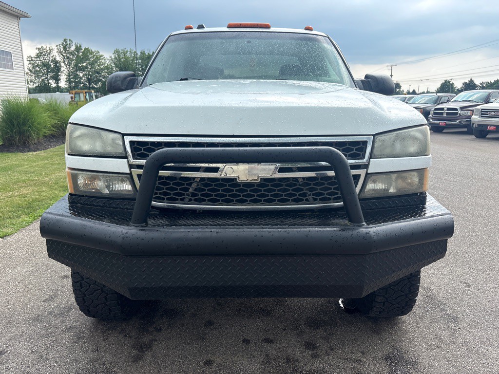 2005 Chevrolet Silverado 1500 Image 3