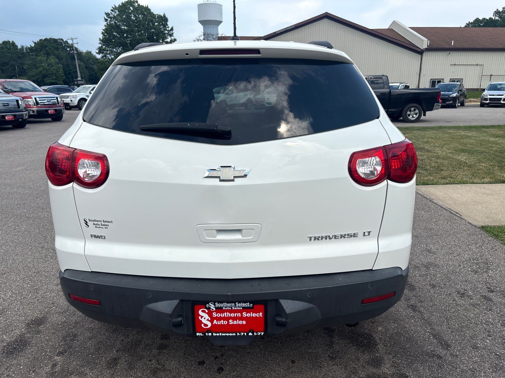 2011 Chevrolet Traverse Image 7