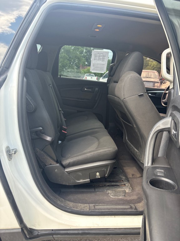 2011 Chevrolet Traverse Image 12