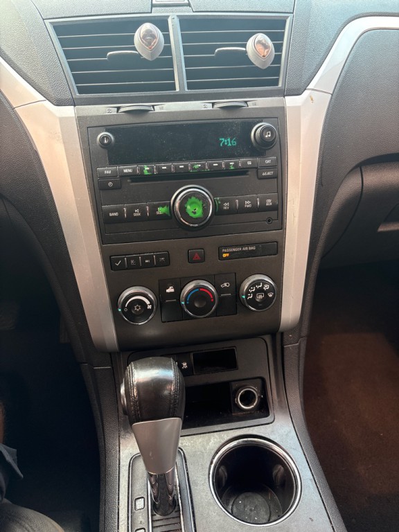 2011 Chevrolet Traverse Image 16