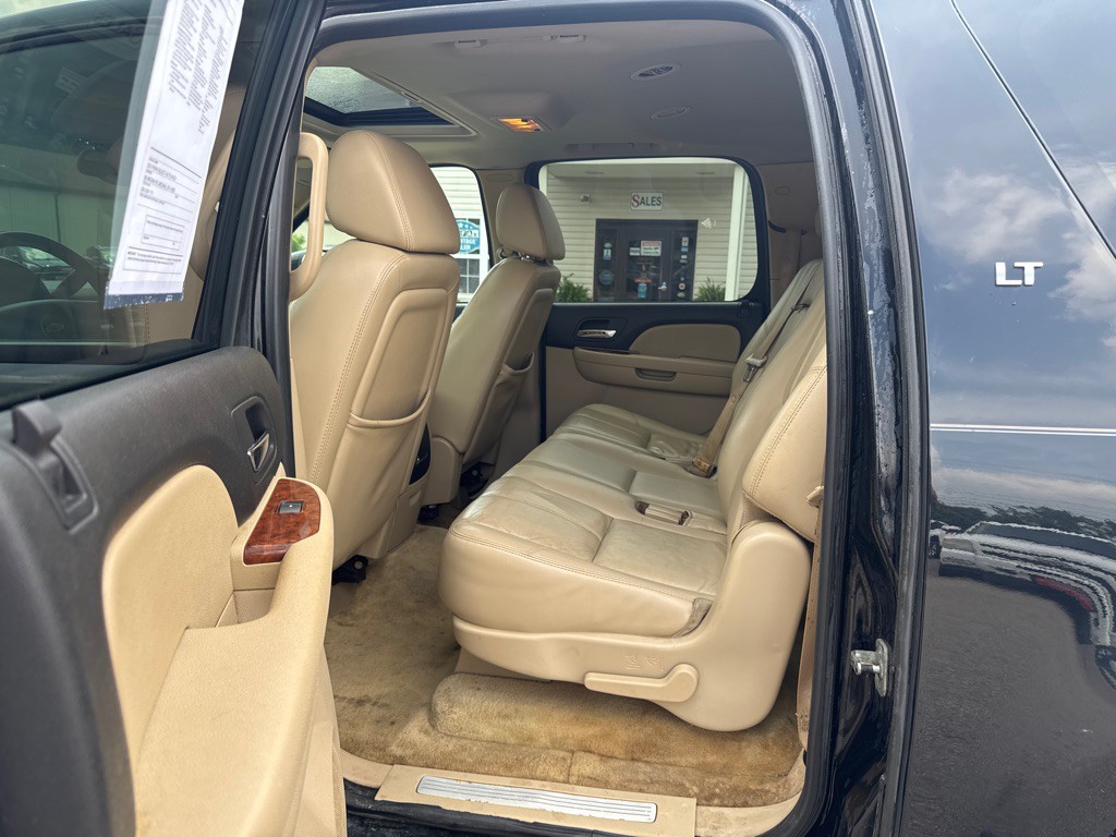 2007 Chevrolet Suburban Image 10