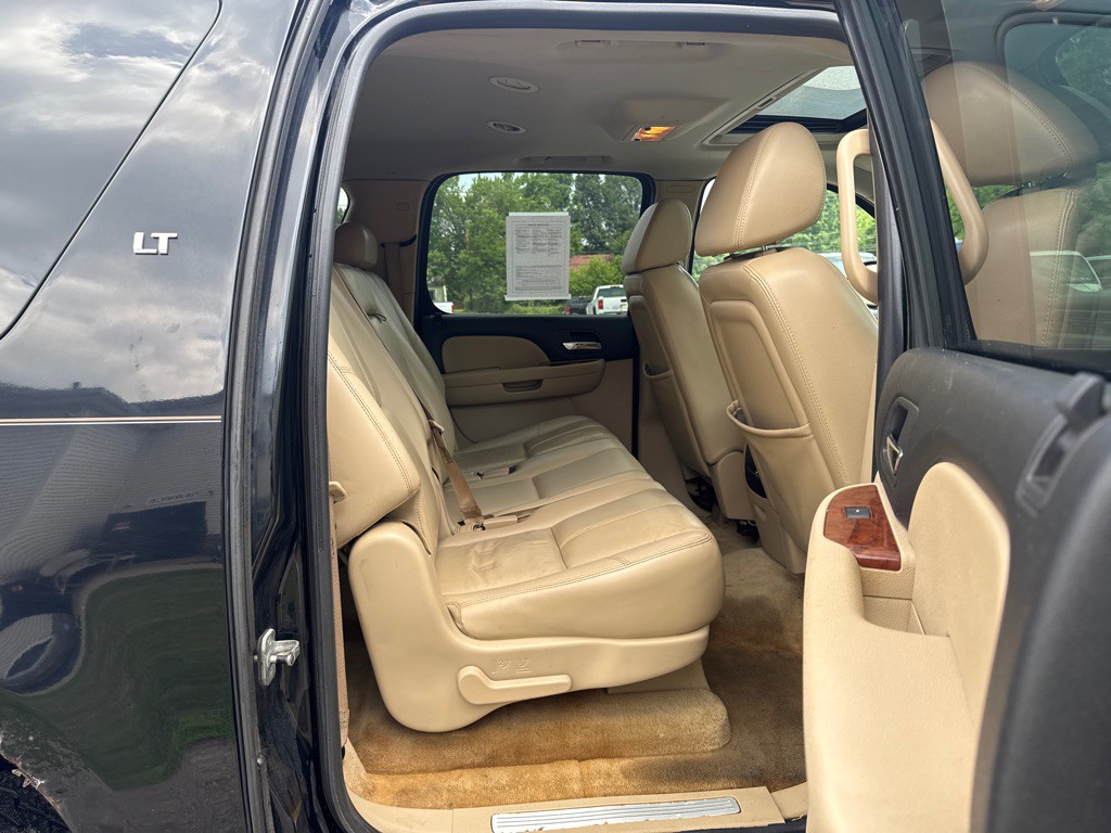 2007 Chevrolet Suburban Image 13