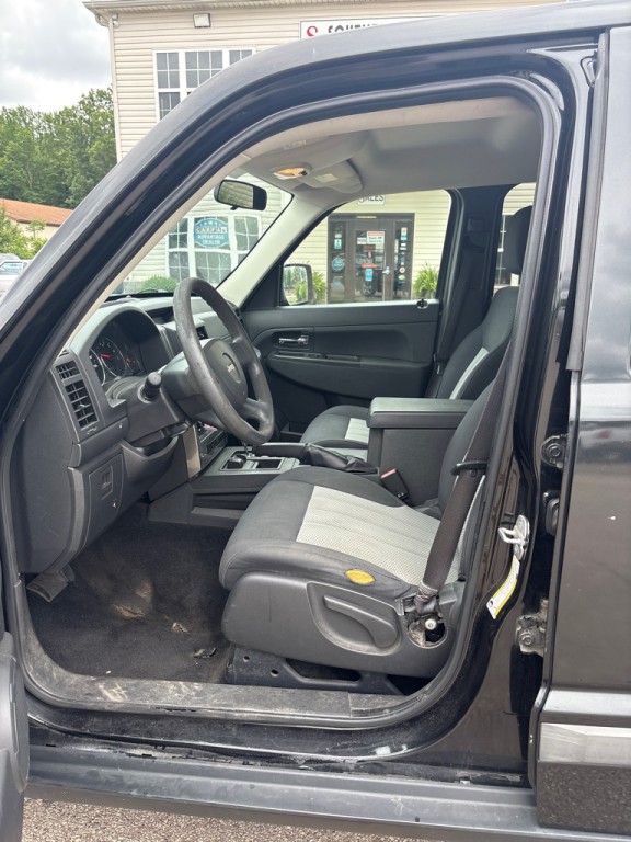 2010 Jeep Liberty Image 9