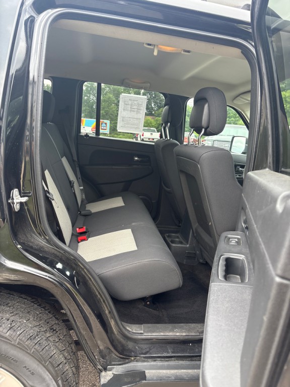 2010 Jeep Liberty Image 12