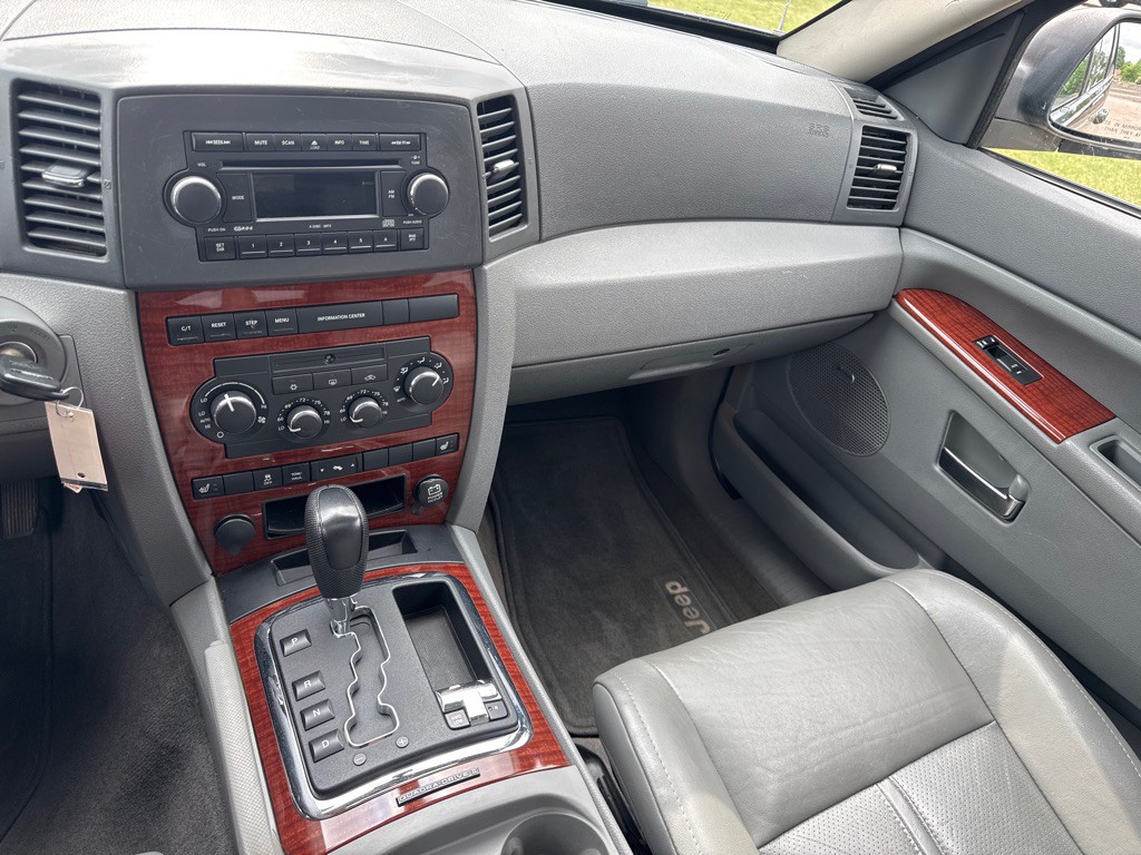 2007 Jeep Grand Cherokee Image 16