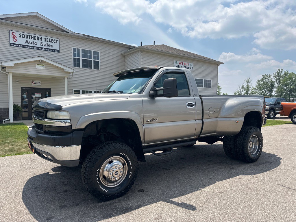 2002 Chevrolet Silverado 1500 Image 2