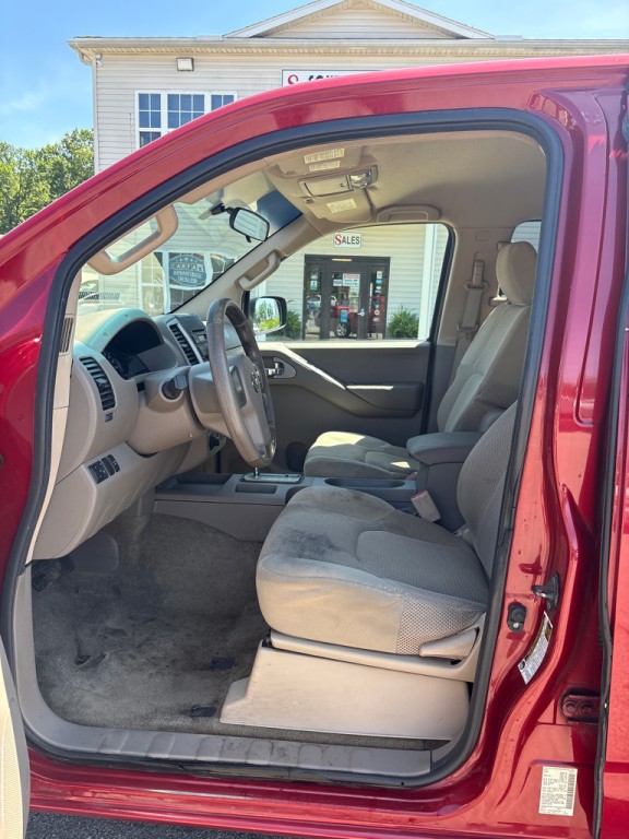 2012 Nissan Frontier Image 9