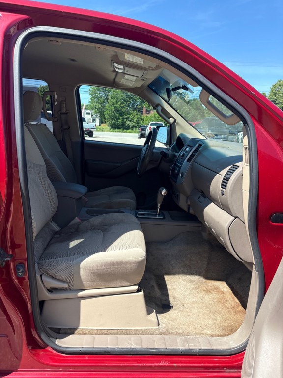 2012 Nissan Frontier Image 11