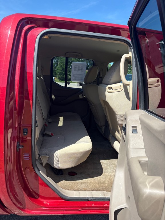 2012 Nissan Frontier Image 12