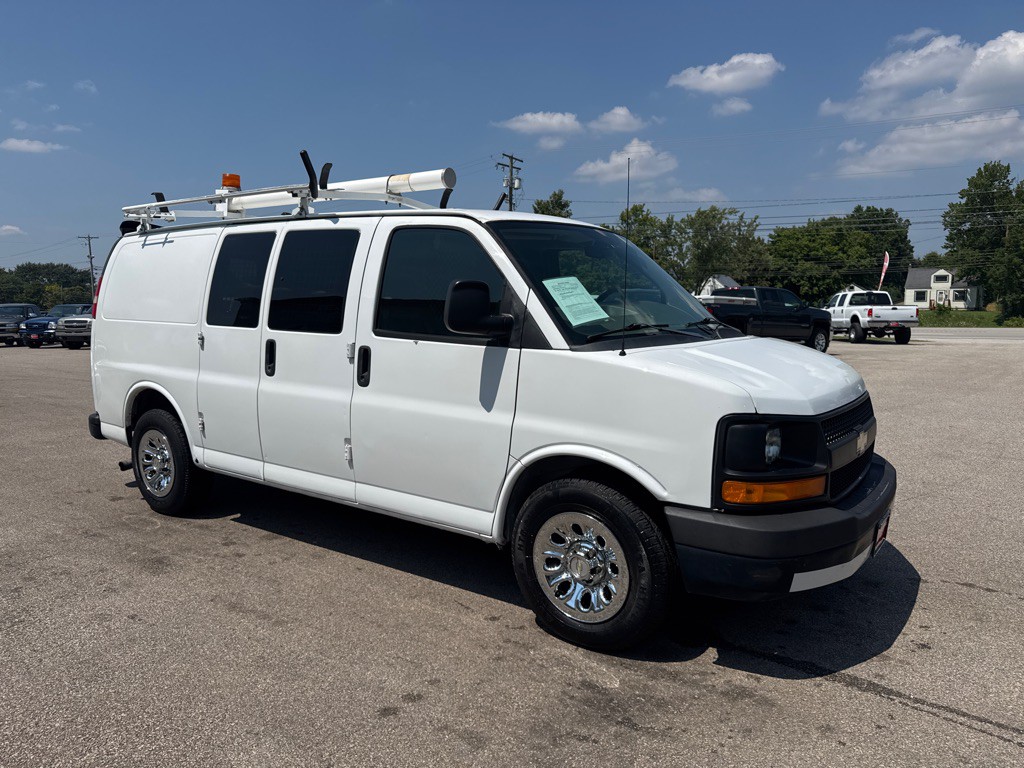 2011 Chevrolet Express Image 4