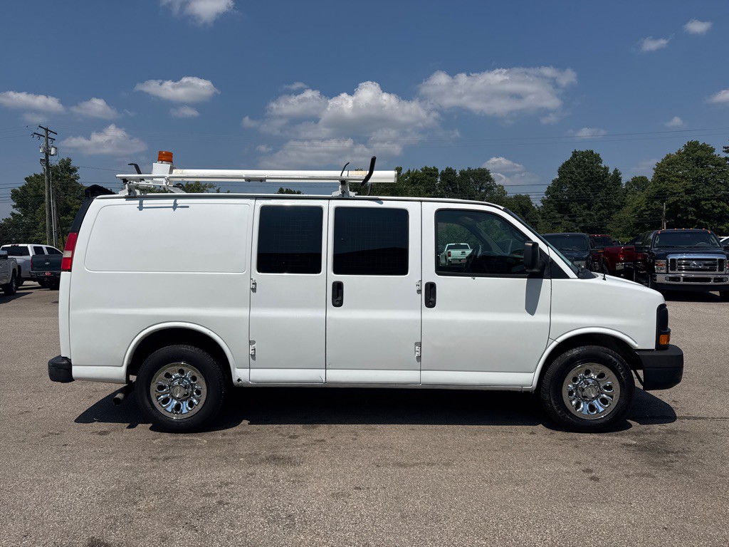 2011 Chevrolet Express Image 5