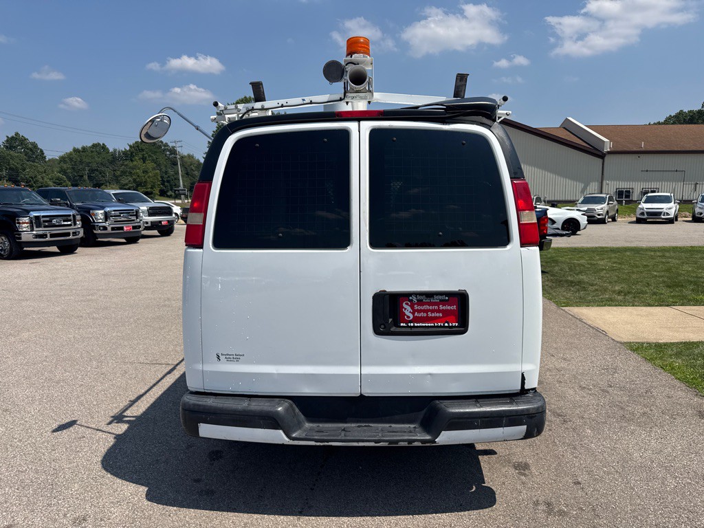 2011 Chevrolet Express Image 7