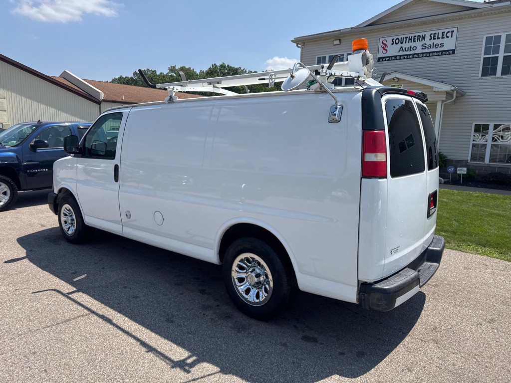 2011 Chevrolet Express Image 8